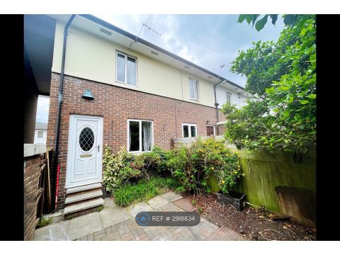 Francis Close, London E14