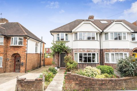 Pembroke Avenue, Surbiton KT5