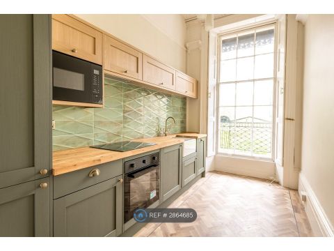 Caledonia Place, Bristol BS8