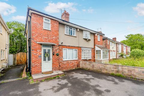 Crathorne Avenue, Oxley, Wolverhampton WV10