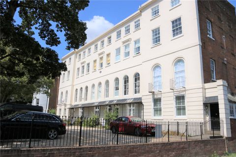Heritage Court, Castle Hill, Reading, Berkshire RG1