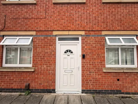 Apartment in Leicester, Latimer - View 5