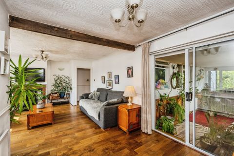 Neath Road, Morriston, Swansea SA6