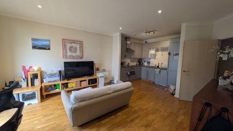 Apartment in Cardiff, Brewery Quarter, Castle - View 2