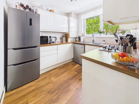 Apartment in Cardiff. CF15, Radyr and Morganstown - More