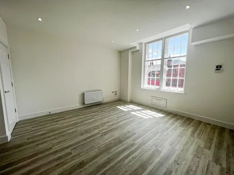 Apartment in Hull, Garrison Side, Old Town - View 5