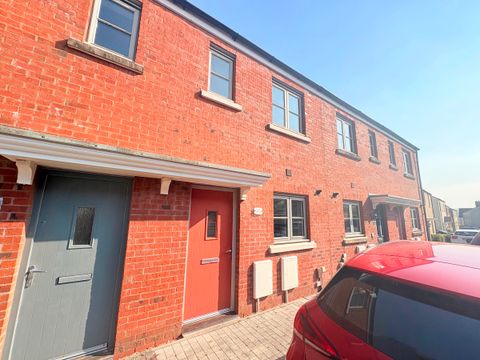 Lon Y Grug, Llandarcy, Neath SA10