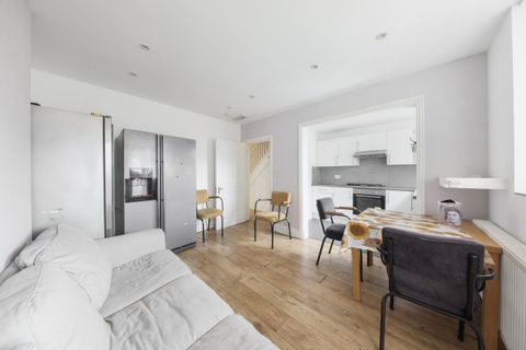 Stratford Road, Thornton Heath CR7 - More