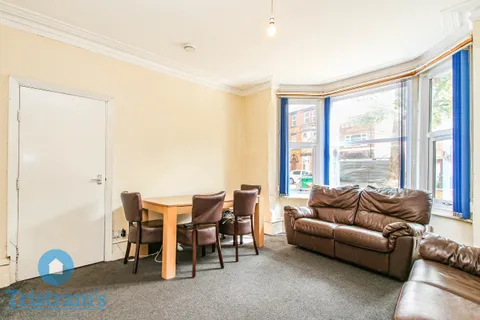 Lenton Boulevard NG7 – pohled 5