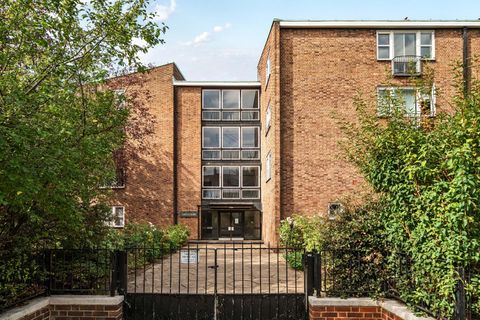 Kennington Park Road, Kennington, London SE11