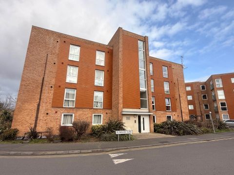 Pavilion Close, Leicester LE2