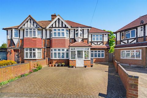 St. Pauls Close, Hounslow TW3