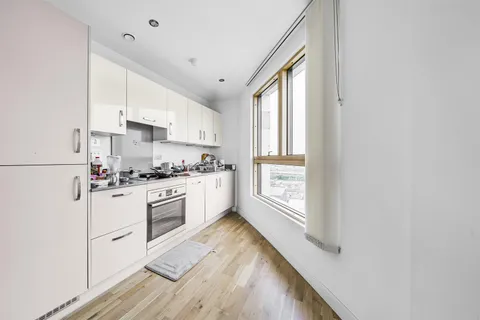 Apartment in Reading, Katesgrove, Coley - View 5
