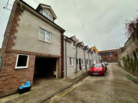 Charles Place, Bristol BS8