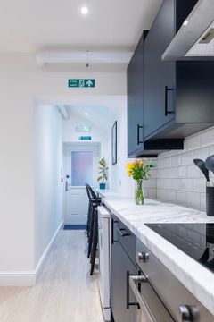 Room 3, Wolfa Street DE22 - More