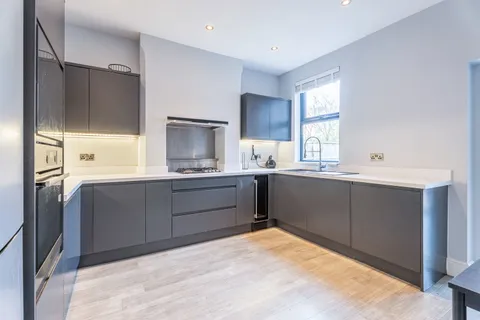 House in Rushcliffe, Compton Acres, Nottinghamshire - View 5