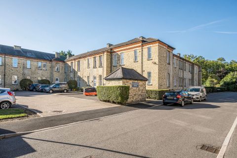 Horton Crescent, Epsom KT19