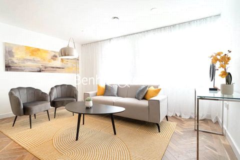 City Road, London EC1V – další