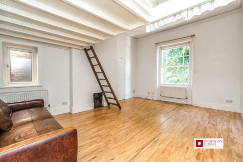 Apartment in London, London Borough of Hackney - View 2