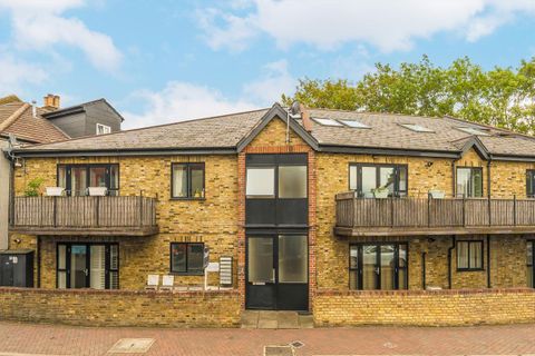 Eardley Road, London SW16