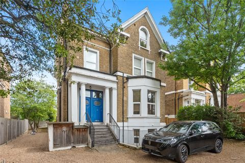 Bedford Hill, London SW12