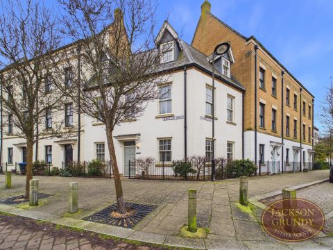 House in Upton, St Crispin's - View 2