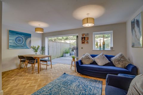 Sundays Hill Close, Hedge End SO30
