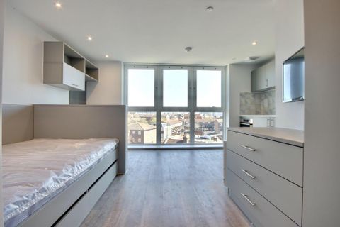 Brunel House, The Hard, Portsmouth PO1, Studio to rent
