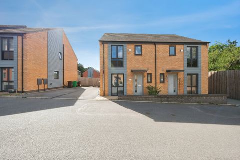 Headstocks Close, Nottingham, Nottinghamshire NG6