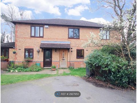 Lindisfarne Way, Northampton NN4 - More