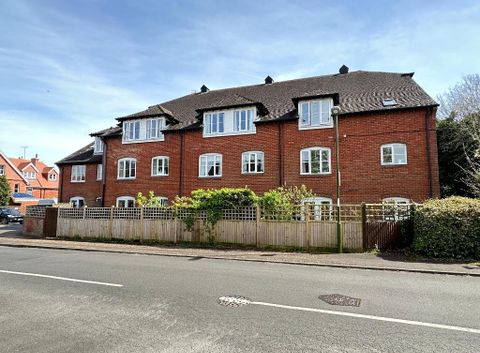 Primrose Court, Goring Road, Steyning, West Sussex BN44, bed