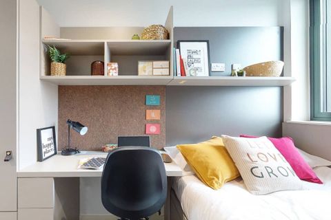 Holbrook House, Victoria Road W3, Room to rent