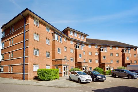 Bourneside Crescent, London N14