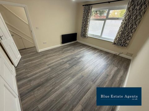 House in London, London Borough of Hounslow - View 2