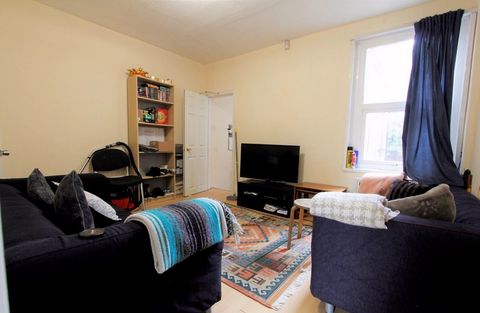 Grange Avenue, Reading RG6