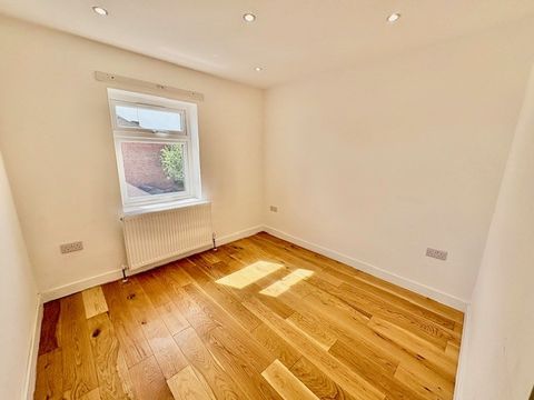 Warren Avenue, Southampton SO16