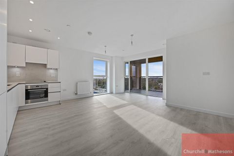 East Acton Lane, London, 7 W3