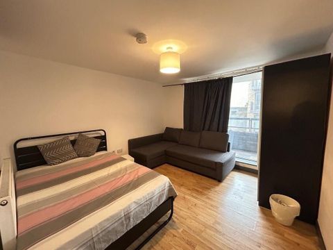 Raven Row, London E1, Room to rent