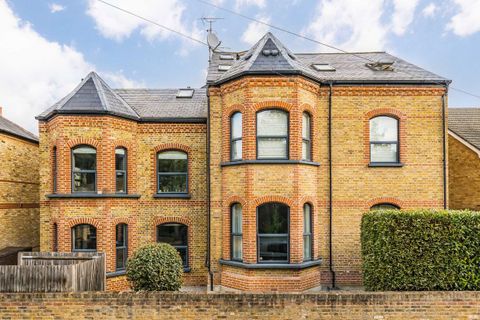 Coleshill Road, Teddington TW11