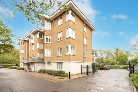 Strand Drive, Kew, Richmond TW9