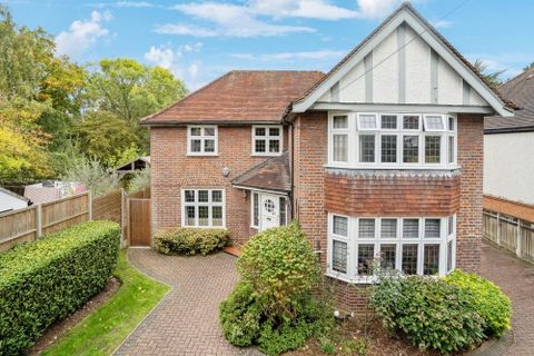 Cuckoo Hill Road, Pinner HA5