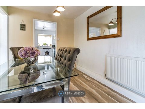 Mccready Drive, Salford M5