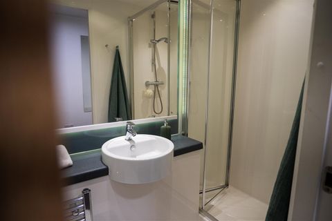 North Hanover Street, Glasgow G4, Studio to rent