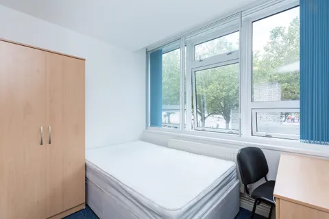 Apartment in Portsmouth, Somers Town - View 5
