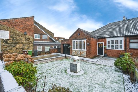 longshaw-old-road-wigan-wn5-3-bed-semi-detached-bungalow-for-sale