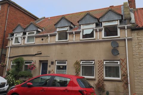 Queen Street, Filey YO14, 2 bed flat for sale, £110,000 - Zoopla
