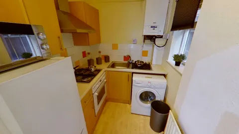 Apartment in Nottingham, Forest Fields, Nottinghamshire - View 5