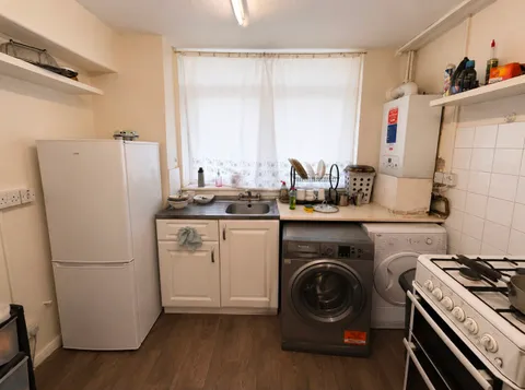 Grosvenor Rise East, Walthamstow E17 - View 5