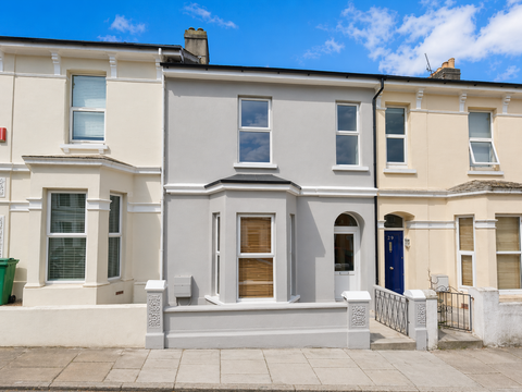 Southern Terrace, Mutley PL4