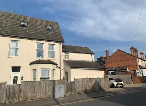 Grange Avenue, Reading RG6, Studio to rent